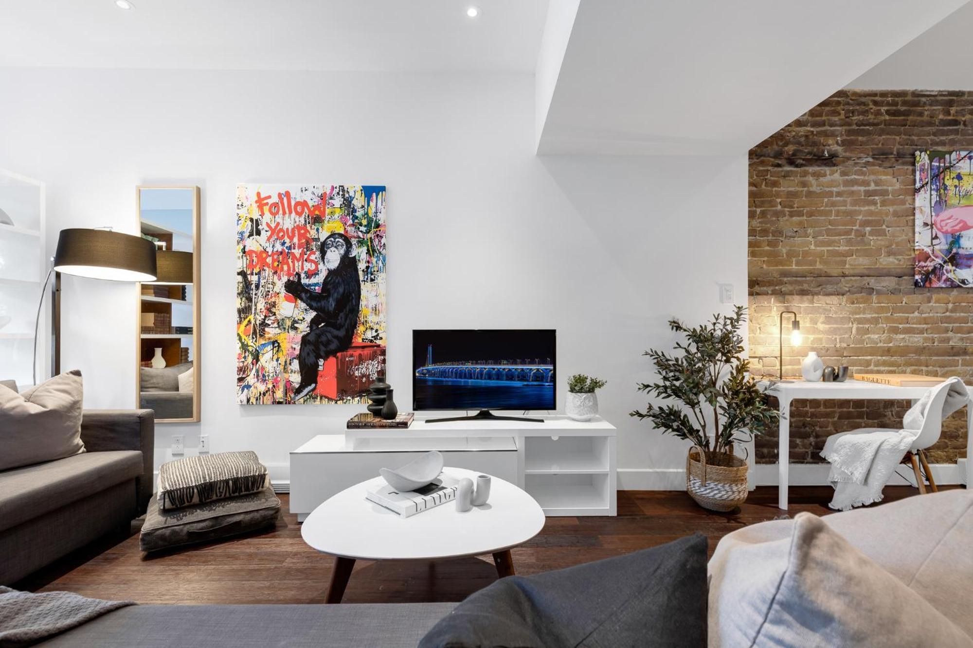 Liv Mtl Soho Aparthotel Montreal Bagian luar foto