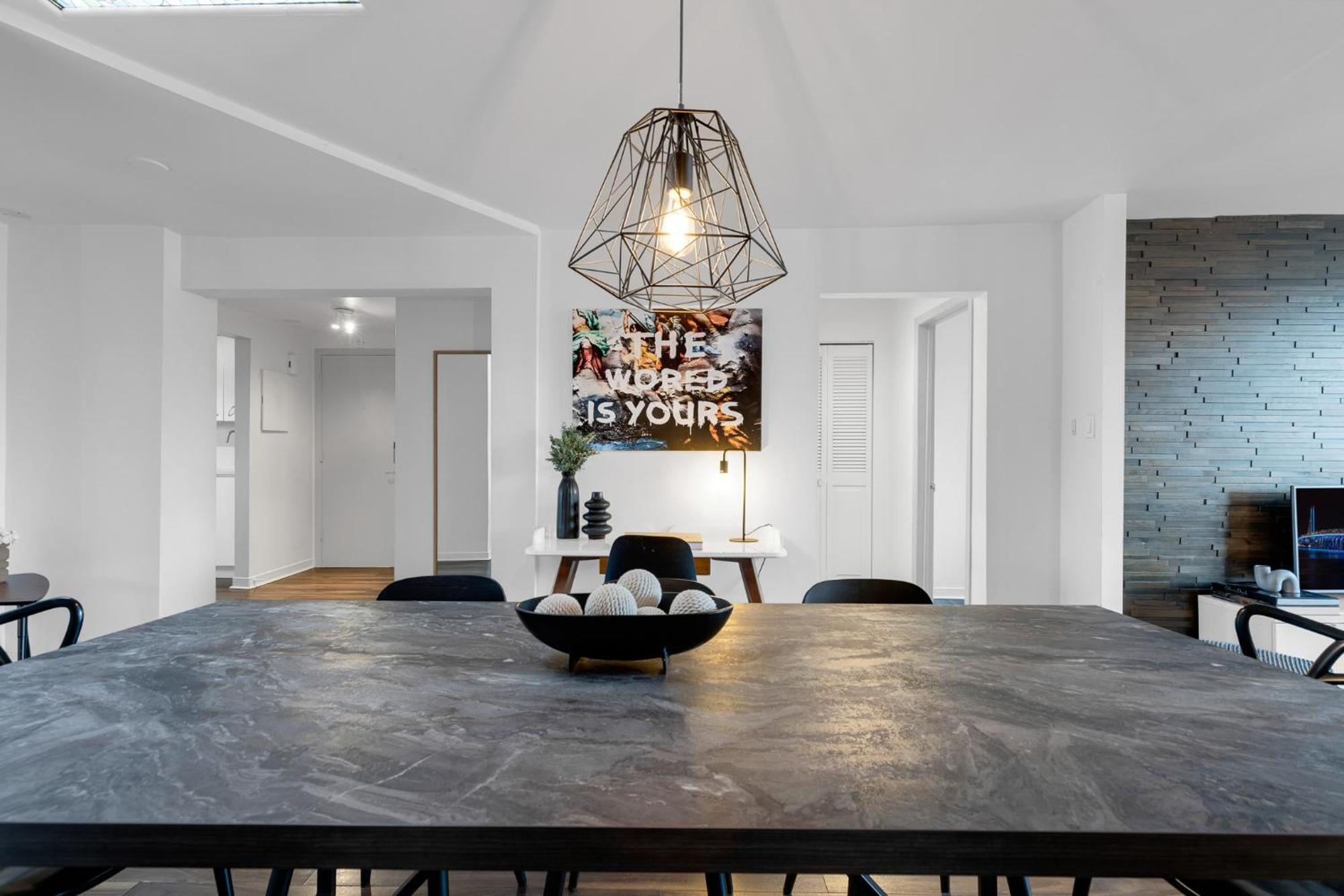 Liv Mtl Soho Aparthotel Montreal Bagian luar foto