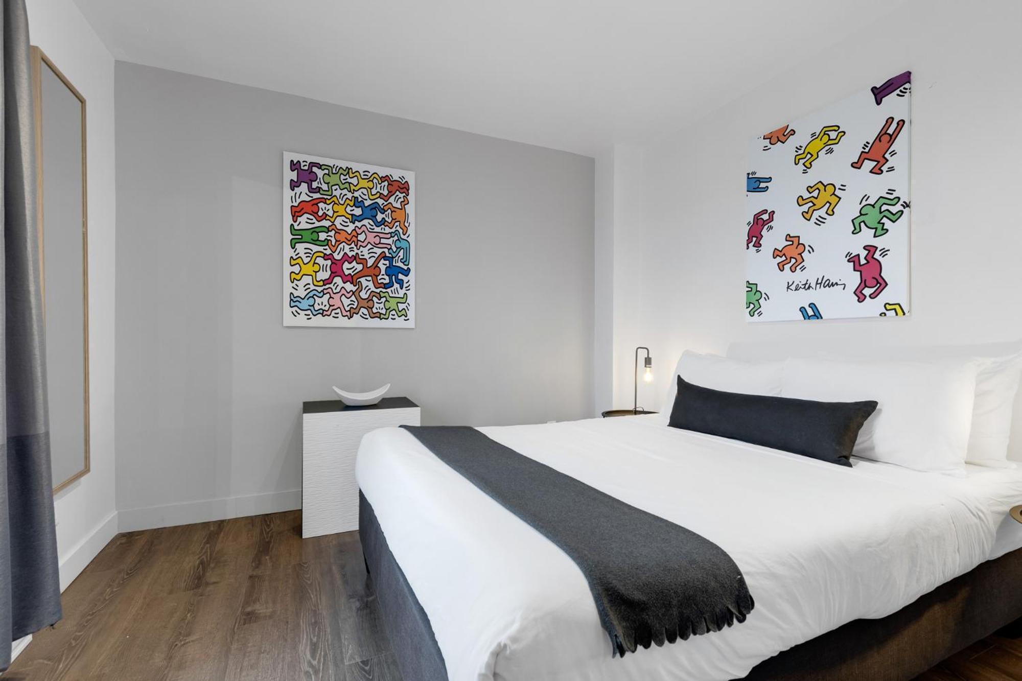 Liv Mtl Soho Aparthotel Montreal Bagian luar foto