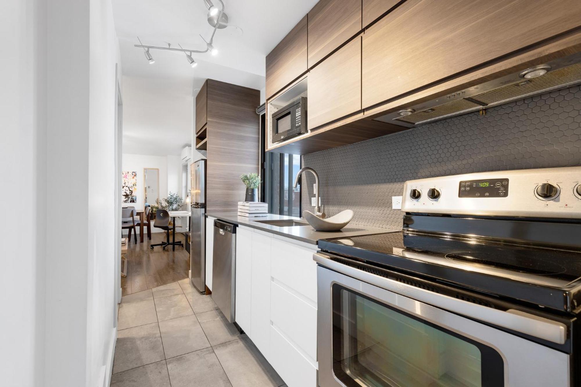 Liv Mtl Soho Aparthotel Montreal Bagian luar foto