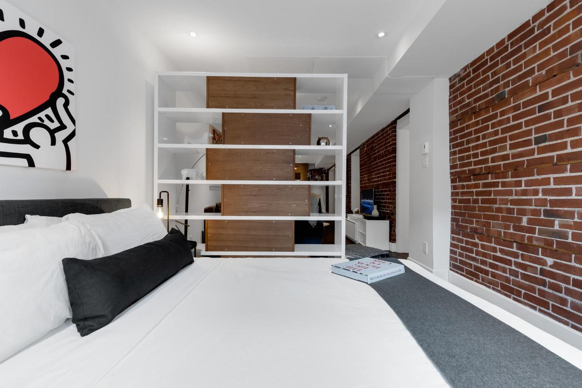 Liv Mtl Soho Aparthotel Montreal Bagian luar foto