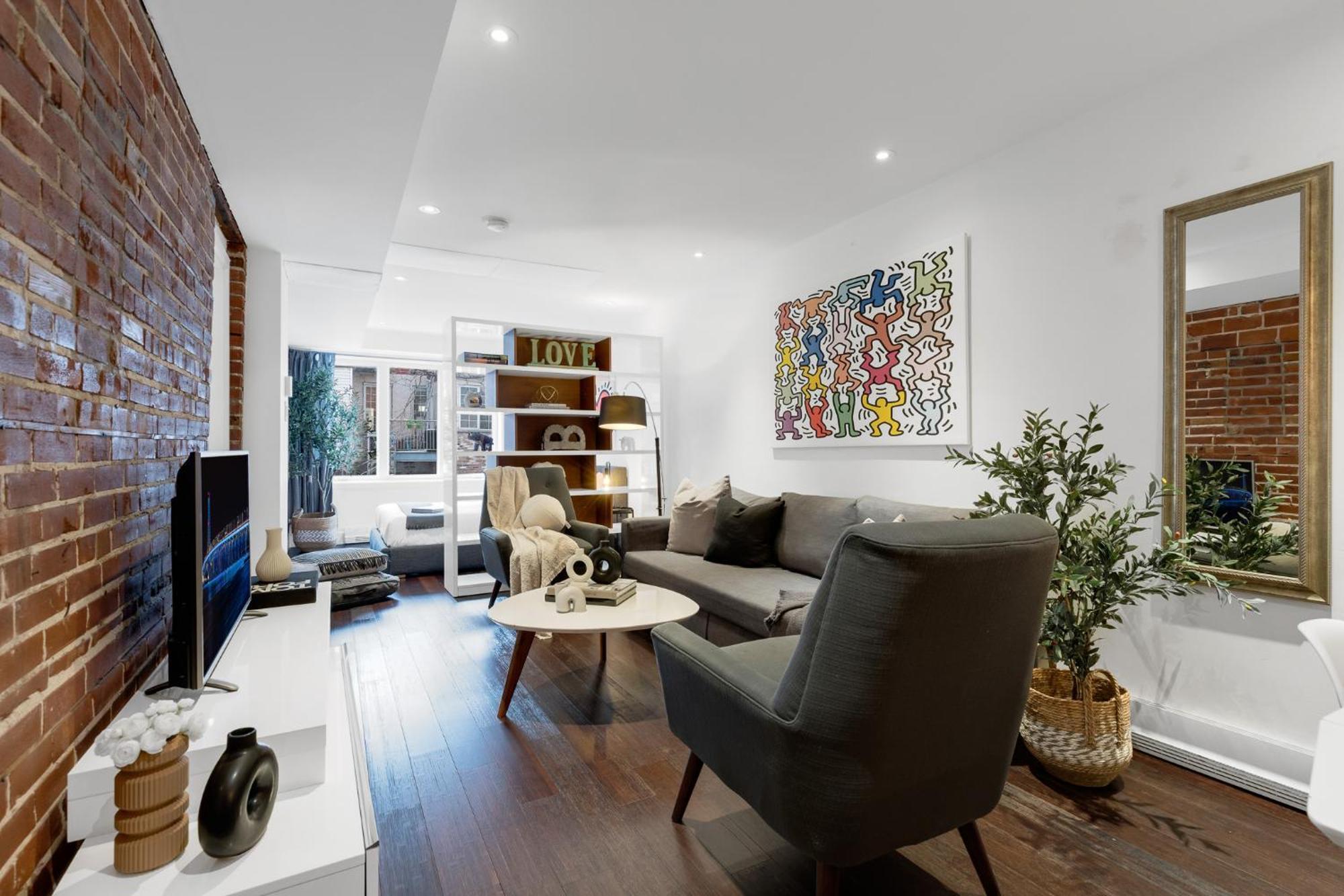 Liv Mtl Soho Aparthotel Montreal Bagian luar foto